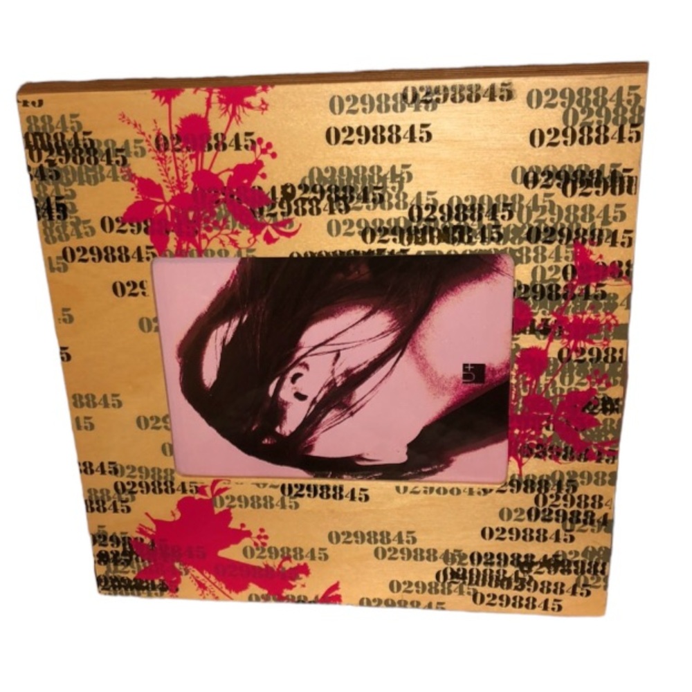 Contemporary Photo Frame